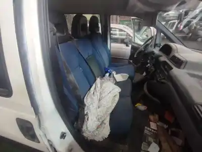 Здавання транспортного засобу citroen jumpy combi confort (5/6 plazas) року 2005 потужний wjy