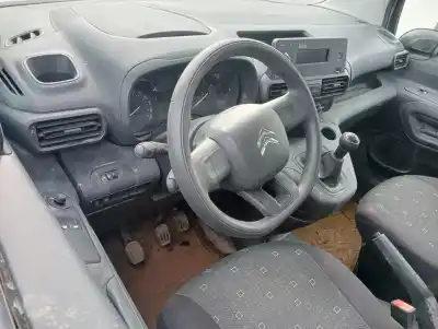 Veicolo di demolizione citroen berlingo start m dell'anno 2021 alimentato yhy