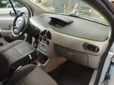 Veículo de Sucata renault modus confort dynamique do ano 2005 alimentado k4j770