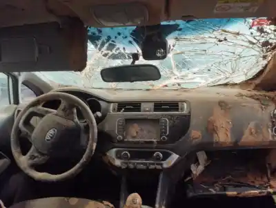 Veículo de Sucata kia rio drive do ano 2016 alimentado d3fa