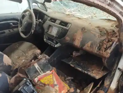 Veículo de Sucata kia rio drive do ano 2016 alimentado d3fa