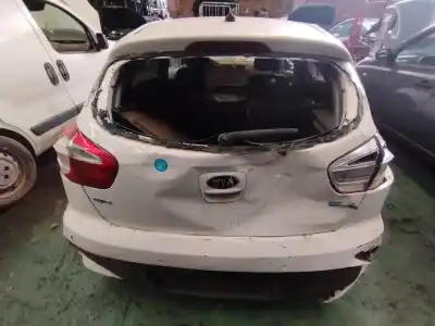 Veículo de Sucata kia rio drive do ano 2016 alimentado d3fa