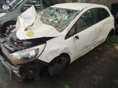 Veículo de Sucata kia rio drive do ano 2016 alimentado d3fa