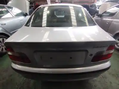 Sloopvoertuig bmw serie 3 berlina (e46) 320d van het jaar 2004 aangedreven 204d4