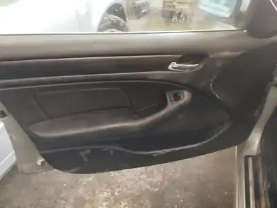 Sloopvoertuig bmw serie 3 berlina (e46) 320d van het jaar 2004 aangedreven 204d4