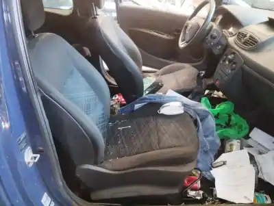 Veículo de Sucata renault clio iii authentique do ano 2007 alimentado k9k768