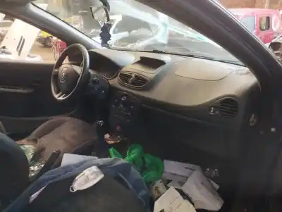 Veículo de Sucata renault clio iii authentique do ano 2007 alimentado k9k768