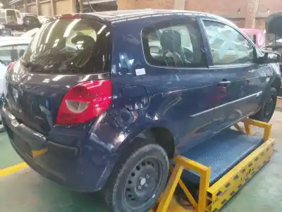 Veículo de Sucata renault clio iii authentique do ano 2007 alimentado k9k768