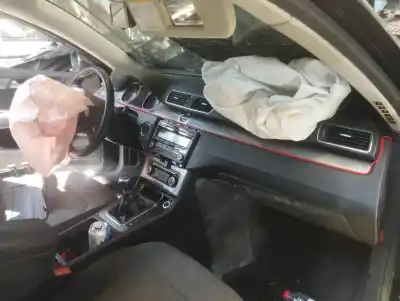 Veículo de Sucata volkswagen passat variant (365) exclusive bluemotion do ano 2013 alimentado cffb