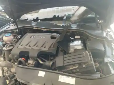 Veículo de Sucata volkswagen passat variant (365) exclusive bluemotion do ano 2013 alimentado cffb