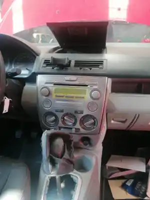 Veículo de Sucata mazda 2 berlina (dy) 1.2 active (55kw) do ano 2003 alimentado fuja