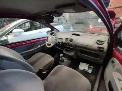 Veículo de Sucata renault twingo (co6) 1.2 alize do ano 2002 alimentado d4f702