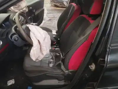 Veículo de Sucata renault clio iii dynamique do ano 2007 alimentado d4f784