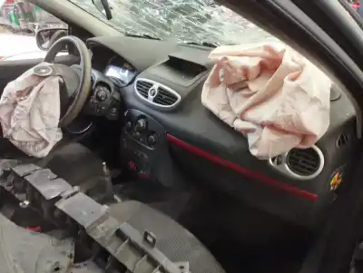 Veículo de Sucata renault clio iii dynamique do ano 2007 alimentado d4f784