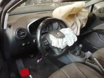 Здавання транспортного засобу seat leon (1p1) reference року 2005 потужний bkc Здавання транспортного засобу seat leon (1p1) reference року 2005 потужний bkc