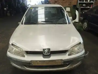 Vehicul casat PEUGEOT 106 (S2)  al anului 2000 alimentat VJZ