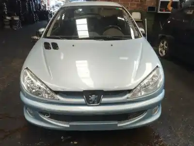 Vehicul casat PEUGEOT 206 BERLINA  al anului 2006 alimentat 8HZ