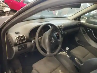 Здавання транспортного засобу seat leon (1m1) signo року 2002 потужний alh