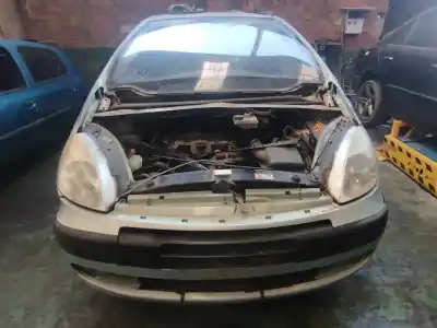 Veículo de Sucata citroen xsara picasso 2.0 hdi exclusive do ano 2005 alimentado rhy
