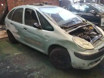 Veículo de Sucata citroen xsara picasso 2.0 hdi exclusive do ano 2005 alimentado rhy