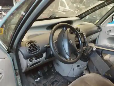 Veículo de Sucata citroen xsara picasso 2.0 hdi exclusive do ano 2005 alimentado rhy