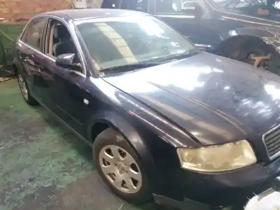 Veículo de Sucata audi a4 berlina (8e)  do ano 2002 alimentado alz
