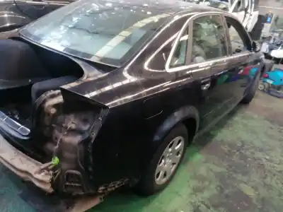 Veículo de Sucata audi a4 berlina (8e)  do ano 2002 alimentado alz