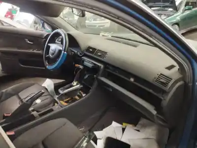 Veículo de Sucata audi a4 berlina (8e) 1.9 tdi (96kw) do ano 2002 alimentado awx