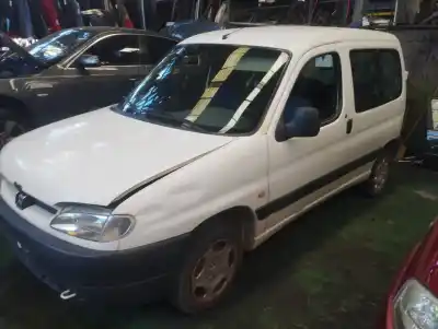 Здавання транспортного засобу peugeot partner (s1) combispace року 2003 потужний wjy