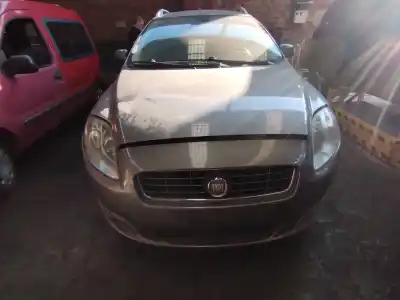 Véhicule à la ferraille FIAT CROMA (194_)  de l'année 2011 alimenté 939A7000
