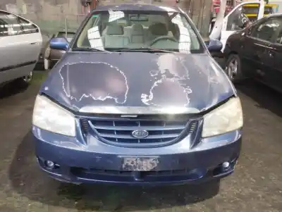 Véhicule à la ferraille KIA CERATO  de l'année 2004 alimenté D4EA