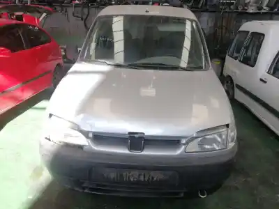 Véhicule à la ferraille PEUGEOT PARTNER (S1)  de l'année 2002 alimenté WJY
