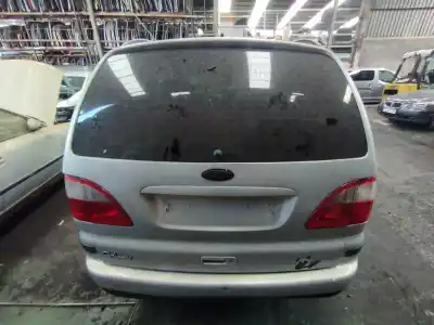 Vehicul casat ford galaxy (vy) ghia al anului 2000 alimentat auy