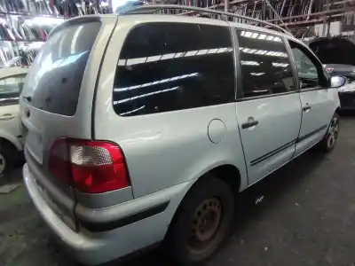 Vehicul casat ford galaxy (vy) ghia al anului 2000 alimentat auy