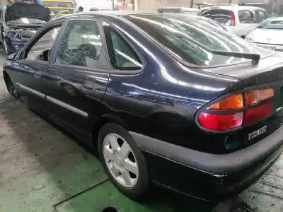 Scrapping Vehicle renault laguna (b56) 1.6 16v rt of the year 1999 powered k4m720