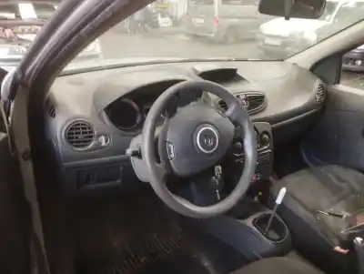 Veículo de Sucata renault clio iii dynamique do ano 2011 alimentado k9k770