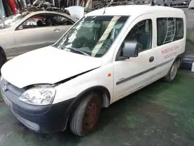 Veículo de Sucata opel combo tour 1.7 di 16v do ano 2002 alimentado y 17 dtl
