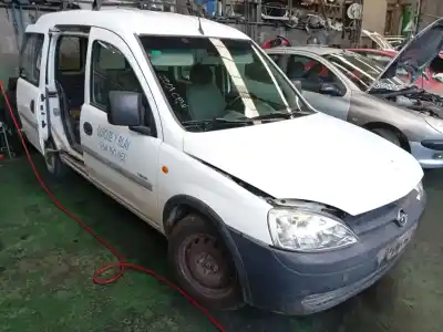 Veículo de Sucata opel combo tour 1.7 di 16v do ano 2002 alimentado y 17 dtl