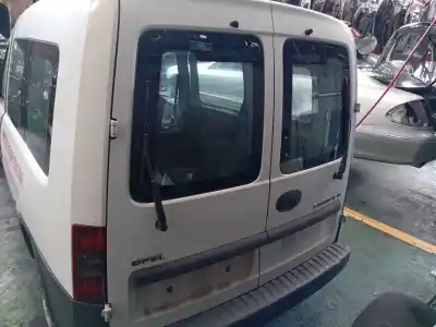Veículo de Sucata opel combo tour 1.7 di 16v do ano 2002 alimentado y 17 dtl