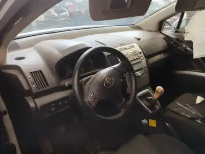 Здавання транспортного засобу toyota corolla verso (r1) 2.2 d-4d sol року 2006 потужний 2adftv