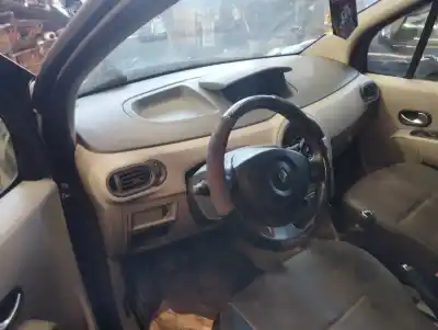 Veicolo di demolizione renault modus confort dynamique dell'anno 2004 alimentato k9k750