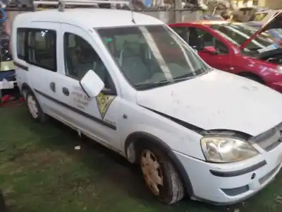 Veículo de Sucata opel combo tour 1.7 di 16v do ano 2004 alimentado y 17 dtl