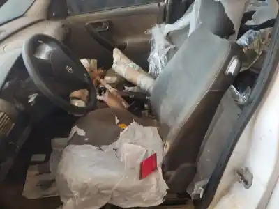 Veículo de Sucata opel combo tour 1.7 di 16v do ano 2004 alimentado y 17 dtl