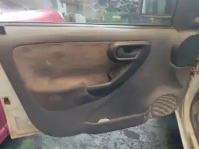 Veículo de Sucata opel combo tour 1.7 di 16v do ano 2004 alimentado y 17 dtl