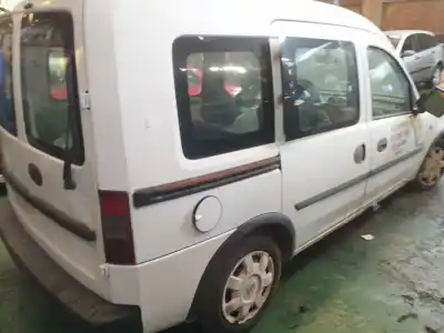 Veículo de Sucata opel combo tour 1.7 di 16v do ano 2004 alimentado y 17 dtl