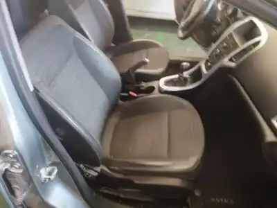 Veículo de Sucata opel astra j (p10) 1.6 (68) do ano 2025 alimentado a 16 xer,b 16 xer