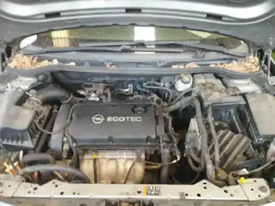 Veículo de Sucata opel astra j (p10) 1.6 (68) do ano 2025 alimentado a 16 xer,b 16 xer