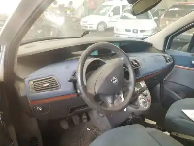 Sloopvoertuig lancia phedra (179_) 2.2 jtd (179axc1a) van het jaar 2003 aangedreven 4hw (dw12ated4)