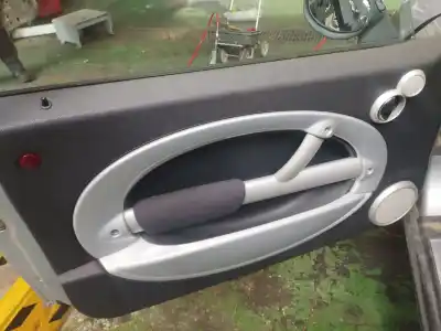 Sloopvoertuig mini mini (r50, r53) cooper van het jaar 2004 aangedreven w10 b16 a