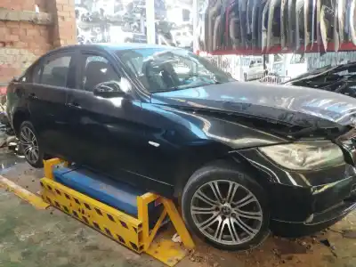 Sloopvoertuig bmw 3 (e90) 320 d van het jaar 2006 aangedreven m47 d20 (204d4),n47 d20 a,n47 d20 c